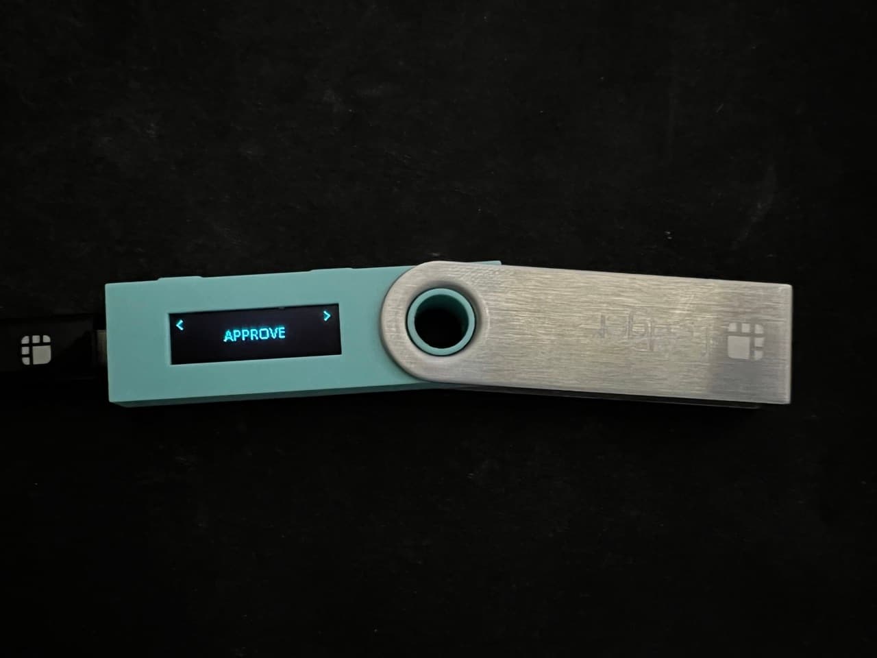 ROSE Wallet - Web -> Ledger -> Approve TX